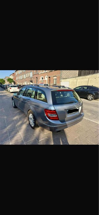 Mercedes-Benz C200 2011