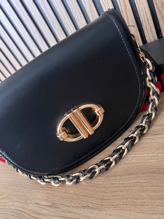 Bolso negro y rojo