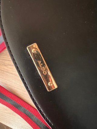 Bolso negro y rojo
