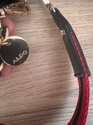 Bolso negro y rojo