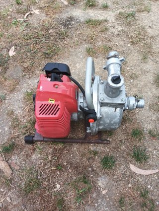 Bomba de agua gasolina
