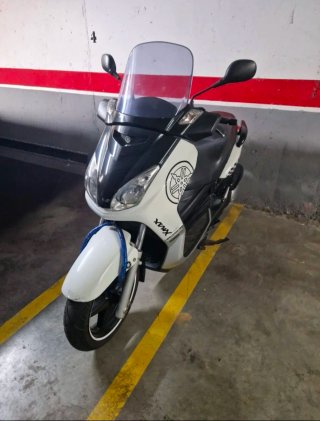 Yamaha X-MAX 250cc Maxi Scooter