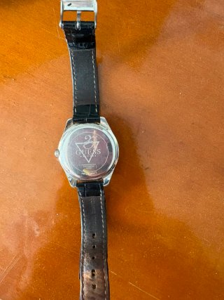 Reloj Guess Negro y Plateado