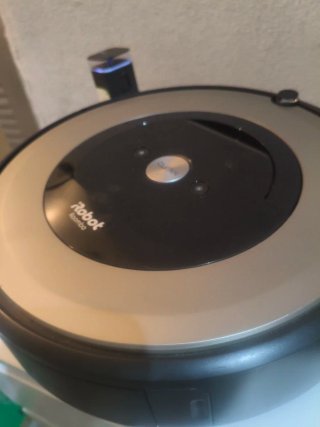 Robot Aspirador iRobot Roomba E5 y 2 paredes virtu