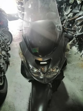Suzuki Burgman 250 Maxi Scooter Gris
