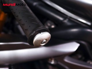 TRIUMPH DAYTONA 675