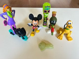 Lote Figuras Variadas Mickey, Marvin, Pluto