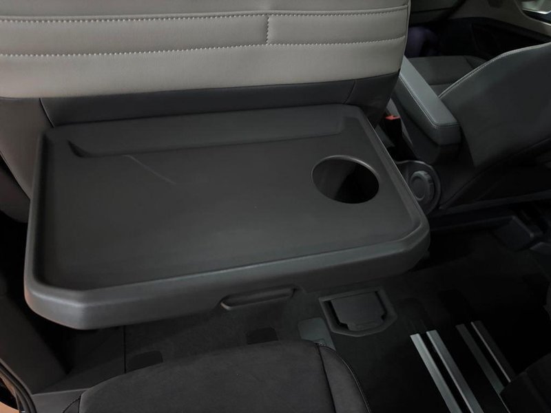 Volkswagen Multivan 2025, foto 18