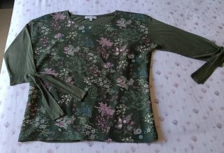 Top Cortefiel estampado floral verde Talla L