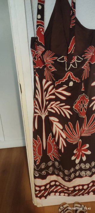 Vestido largo estampado marrón y rojo