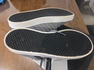 Deportivas Adidas Grises y Negras
