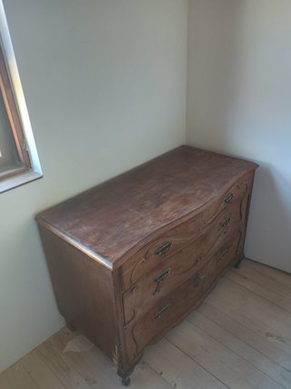 Armario antiguo de madera