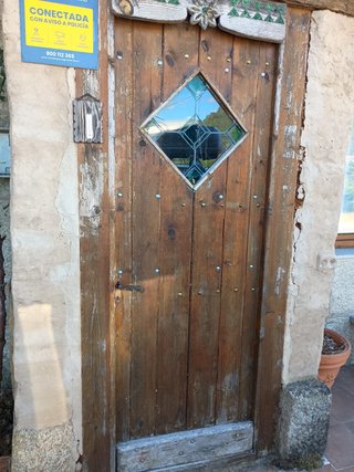 Armario antiguo de madera