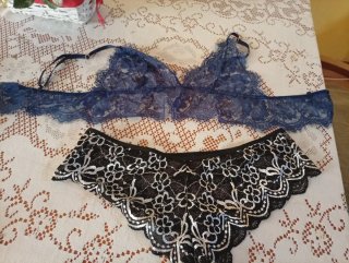 Conjunto lencería encaje azul y negro
