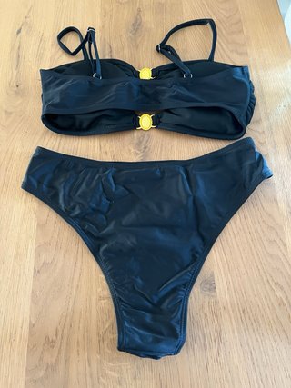 Bikini nero con dettagli oro - Nuovo