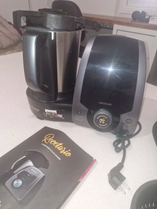 Robot Cecotec Mambo + Accesorios
