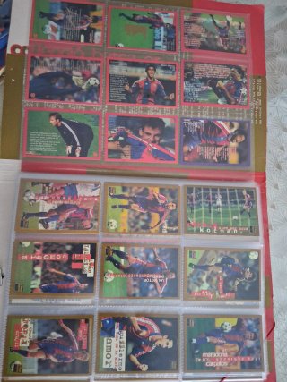 Lote de cromos y pins del Barça