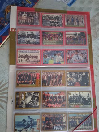 Lote de cromos y pins del Barça
