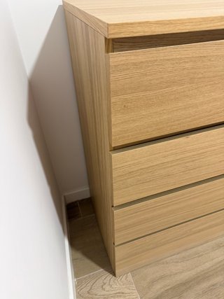 Cómoda Malm 4 cajones madera solo un mes de compra