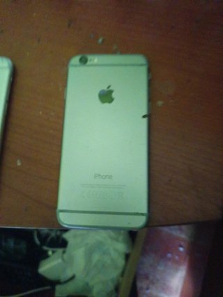 iPhone 6 Blanco y otro negro uno tiene la pantalla