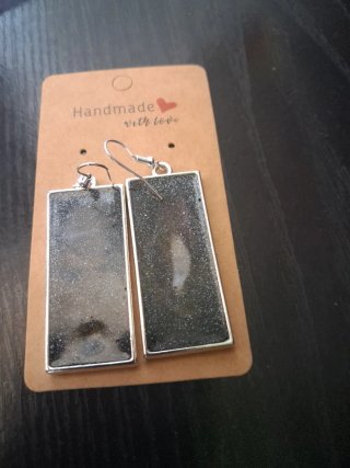 Pendientes rectangulares con flores amarillas