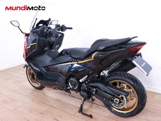 YAMAHA T-MAX 560 TECH MAX