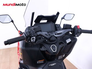 YAMAHA T-MAX 560 TECH MAX