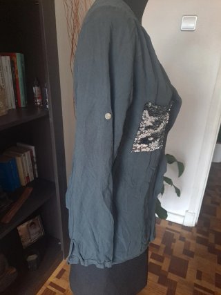 Camisa gris fluida con strass