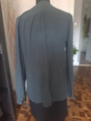 Camisa gris fluida con strass