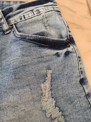Pantalones cortos vaqueros INSIDE desgastados