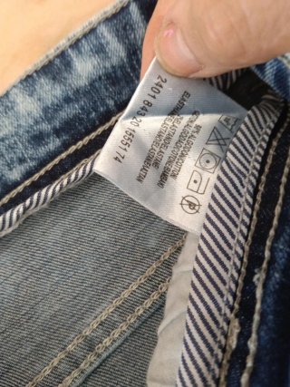 Pantalones cortos vaqueros INSIDE desgastados