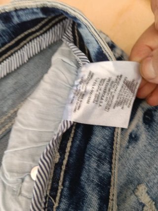 Pantalones cortos vaqueros INSIDE desgastados