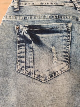 Pantalones cortos vaqueros INSIDE desgastados