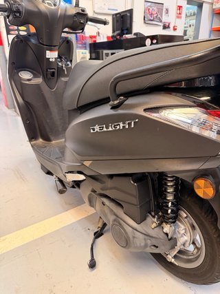 Yamaha Delight 125 Negra