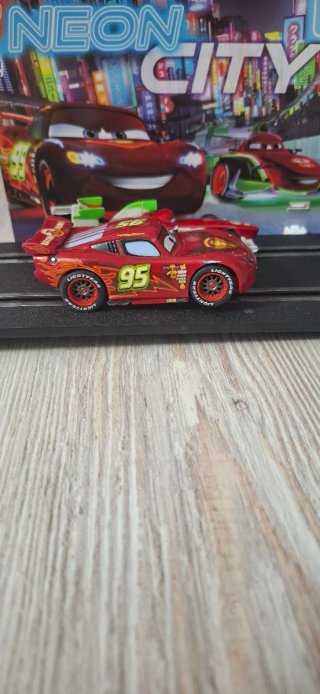 Circuito Carrera GO Disney Cars Neon Shift 'N Drif