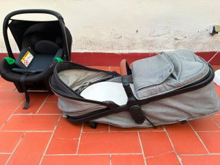 Carrito de bebé y silla de coche