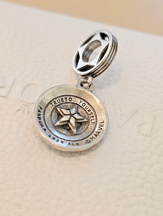 Charm Pandora Capitán América Escudo
