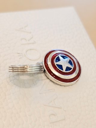 Charm Pandora Capitán América Escudo