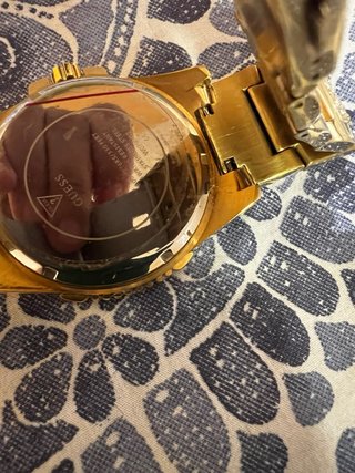 Reloj Guess Dorado con Cristales