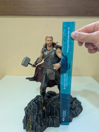 Figura Thor Marvel Gallery - Diamond Select