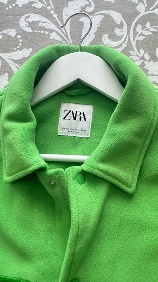 Sobrecamisa polar verde Zara