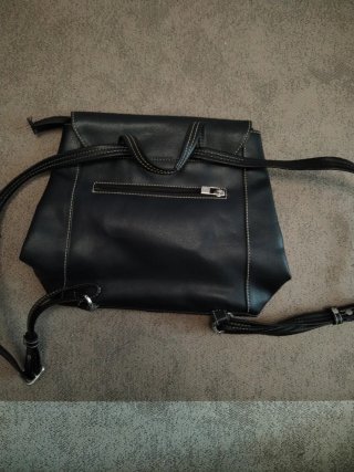 Bolso negro El Potro con cremallera rota