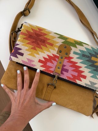 Bolso étnico de ante y tela