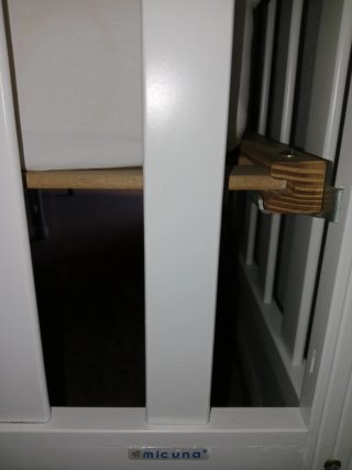 Cuna de madera blanca marca Micuna