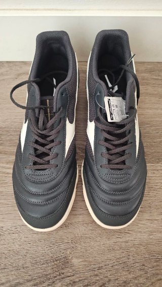 Botas de fútbol Mizuno Taco Turf Negras Blancas