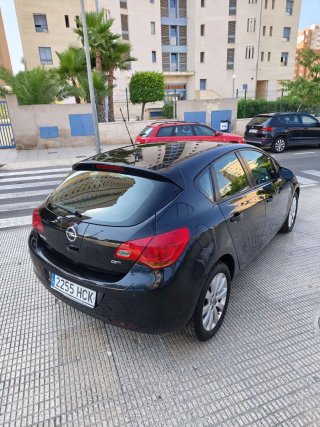 Opel Astra 2011