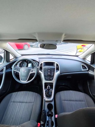 Opel Astra 2011