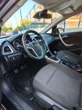 Opel Astra 2011