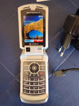 Telefono Vintage Motorola RAZR V3 Silver