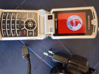 Telefono Vintage Motorola RAZR V3 Silver